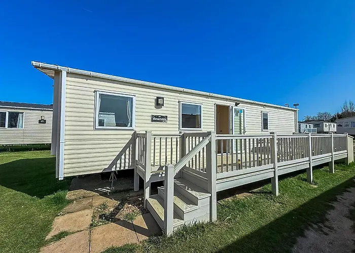 Lovely 6 Berth Caravan Nearby Hunstanton Beach In Norfolk Ref 23071T